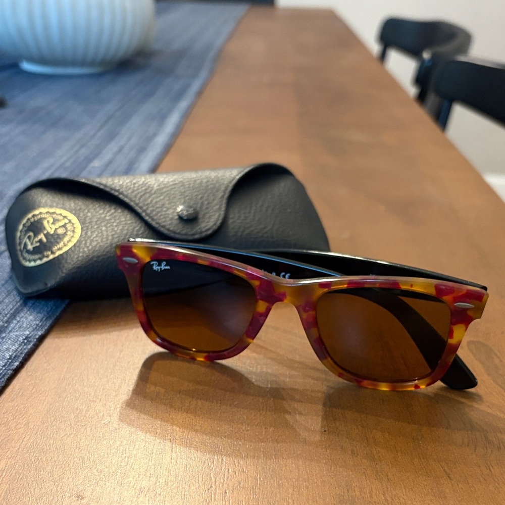 Women’s Ray-Ban Wayfarer Sunglasses